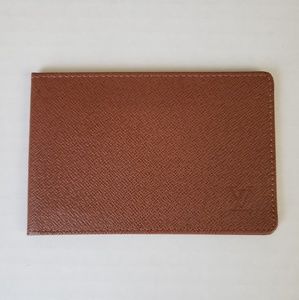 💳Louis Vuitton Taiga Card Holder💳